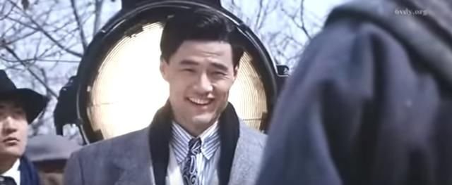 荧屏硬汉于荣光全家照,儿子很帅气,和丑妻恩爱20年不离不弃!