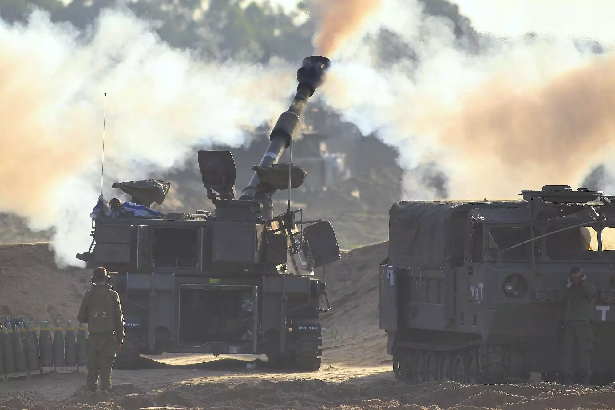 The Israeli Army expands the military action broadcast articles in the Gaza Strip