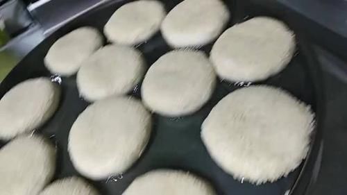 担保|面点师傅教你做传统烧饼,把握好3个环节,担保焦香酥脆咸香诱人