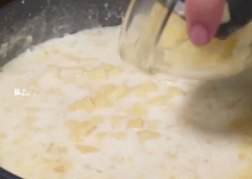 简单|分享一款土豆蛤蜊浓汤,奶香浓郁,简单营养,家中孩子特喜欢