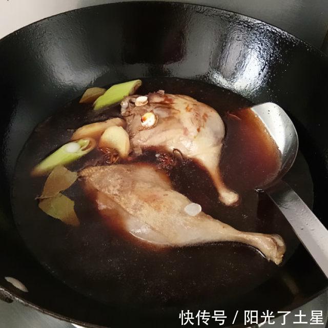 诱人|南乳酱鸭腿,香浓味醇,色泽更是红亮诱人
