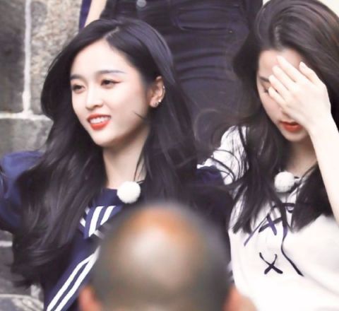  美少女|娜比吴宣仪同是美少女，同框后颜值不相上下，生图对比肤色太真实