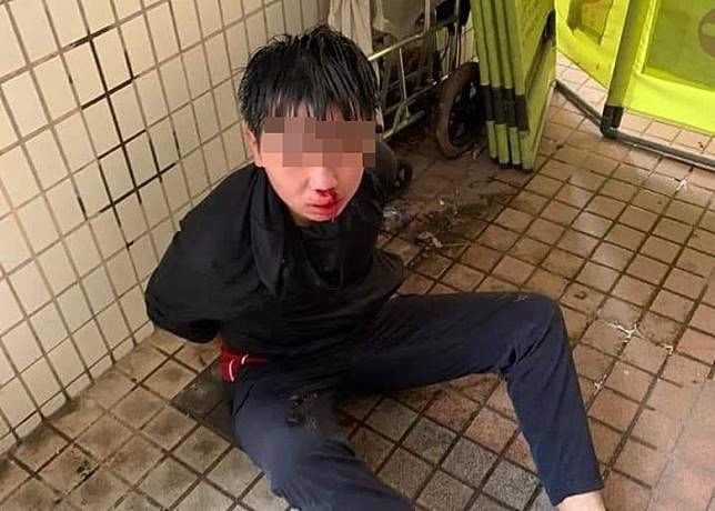 被判|香港少年向警察宿舍投汽油弹被判3年感化令，法官：要考虑他自身利益