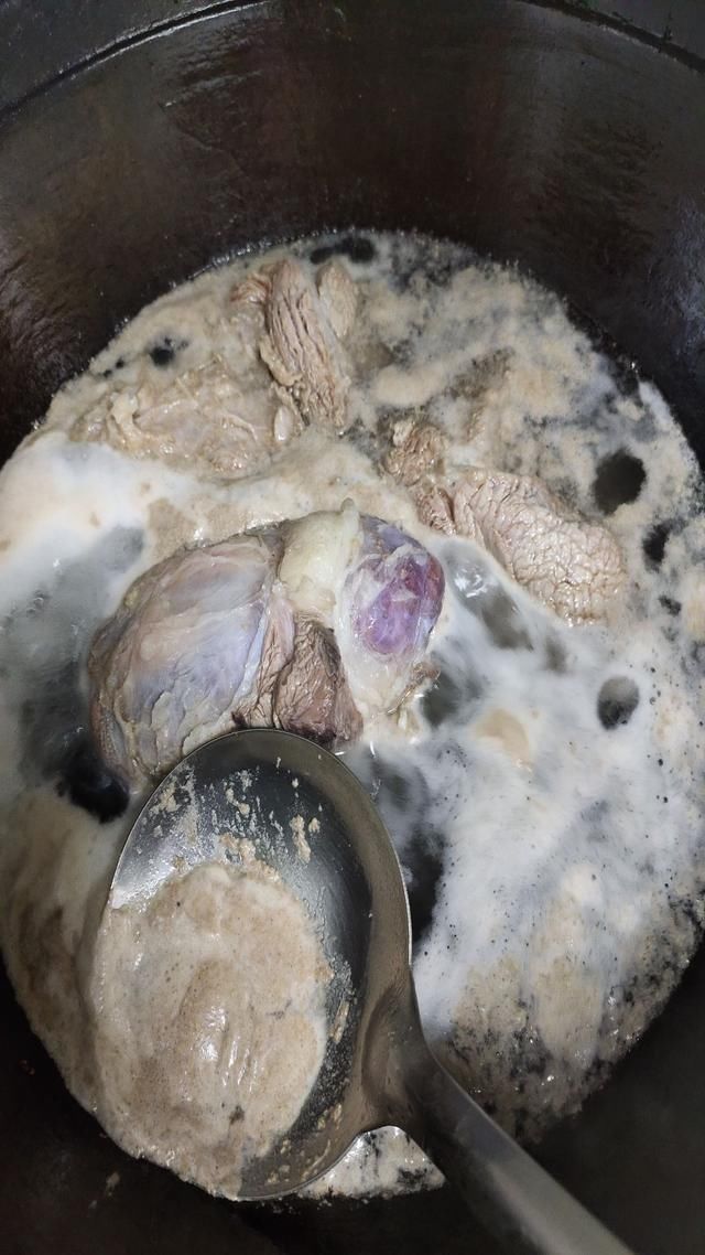  调料|炖牛肉最“忌”这种调料，加了相当于在毁肉，很多人都还不懂