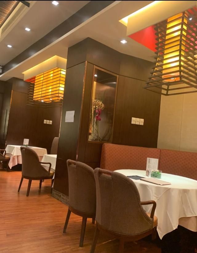 终生|这家粤菜老店为何如此低调红火?就这道冰烧三层肉就让你终生难忘