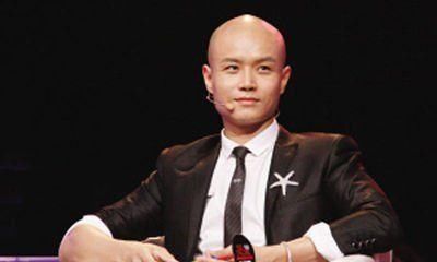 单身|参加节目被乐嘉“突吻”,戏中演寡妇,今66岁依旧单身