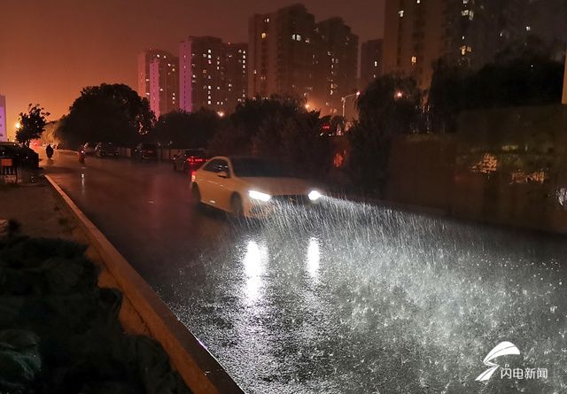 积水|组图｜济南发布雷电暴雨“双黄”预警！部分路段积水严重