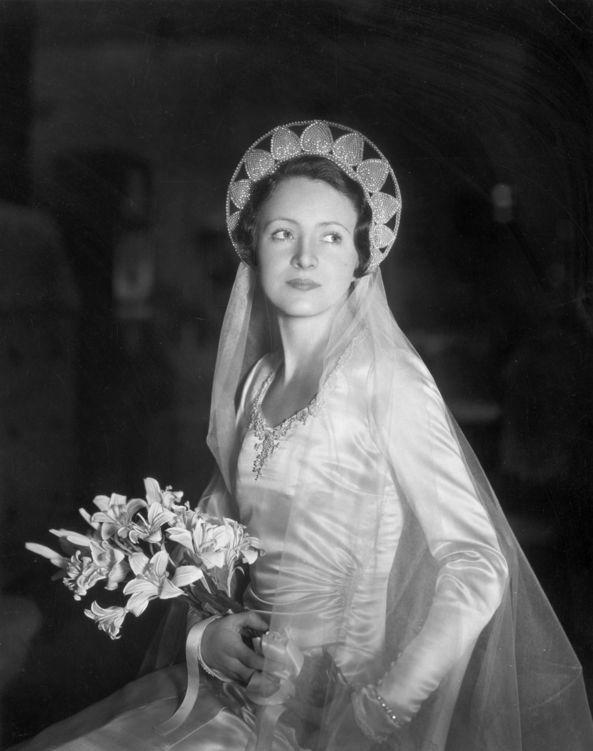 婚纱|百年婚纱秘史原来以前的新娘还不止会穿白婚纱