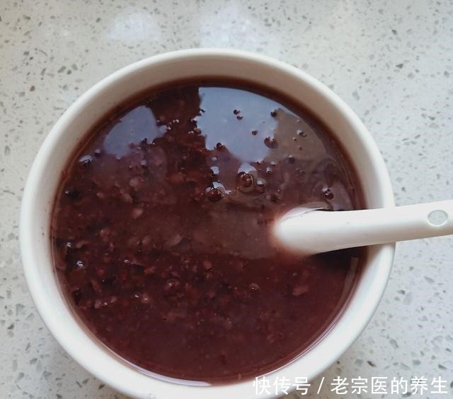 米粥|红枣黑米粥,做法简单,营养美味,越喝越年轻
