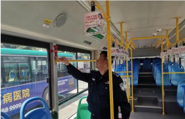 昆明|昆明一市民抢夺公交车方向盘被判刑一年零六个月