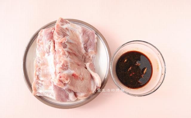  鲜嫩|做排骨，千万别焯水，2个小秘诀，喷香出锅，不腥不柴鲜嫩无比
