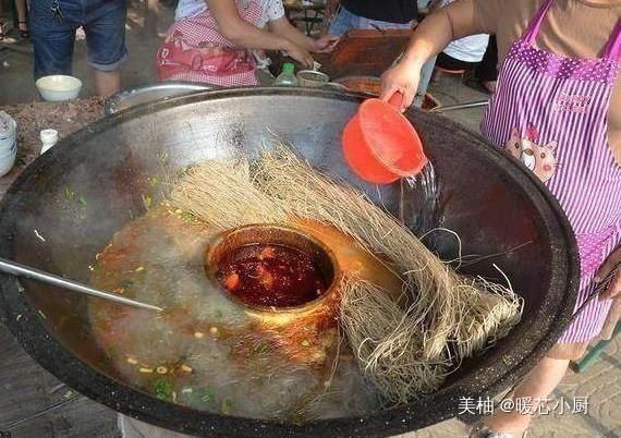 美味的食物|夫妻卖“最牛”小吃,12元1碗,每天只卖300碗,想吃要早去