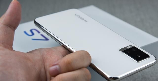  神器|为什么vivo S7能成为网红小姐姐的涨粉神器