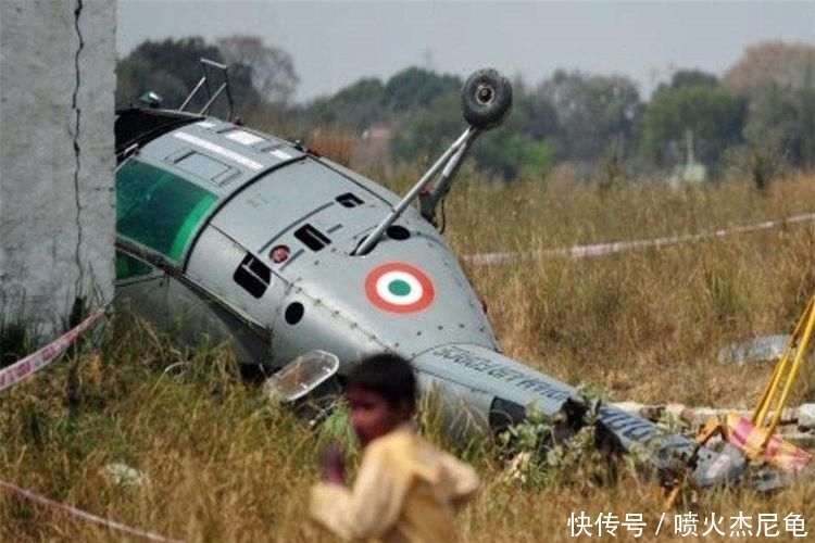 坠毁|凌晨！巴铁上空传来一声巨响，军机当场坠毁造成30多人伤亡