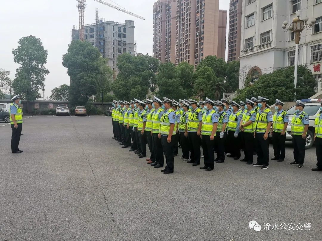社会治安|重拳出击！浠水交警一举查扣40辆超载货车