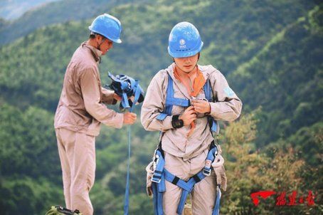 伏都榕I线|1000千伏特高压带电更换绝缘子在福建实施