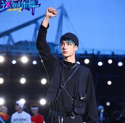  内容|张萌为王一博打call，看到双方互动的内容，原来醉翁之意不在酒