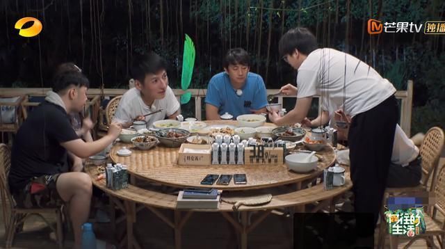 对不起|张子枫公开处理剩菜,看完3个步骤懵了,原来都欠黄磊一句对不起