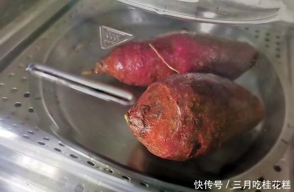 冰清玉洁|冰清玉洁银耳，红的发紫的紫薯，这锅粥必须好吃又顺口