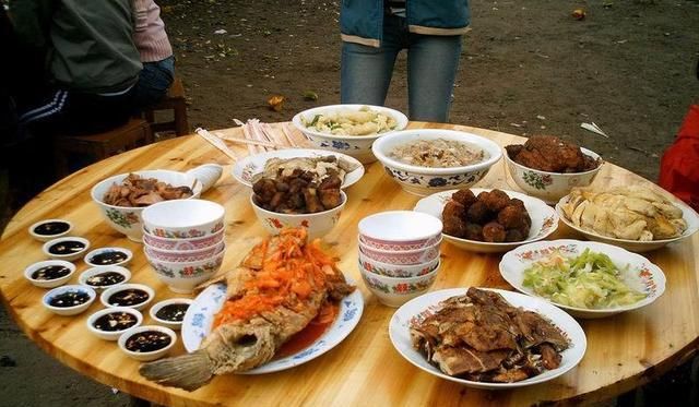 到底|曾经热热闹闹的农村酒席，如今却渐渐冷清，这到底是为什么呢