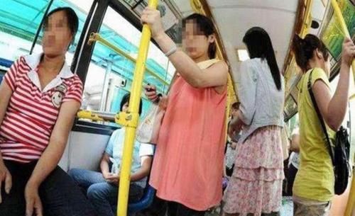 怀孕|“假孕妈”被逼让座，一张纸的“无意”飘落，让在场众人哑言