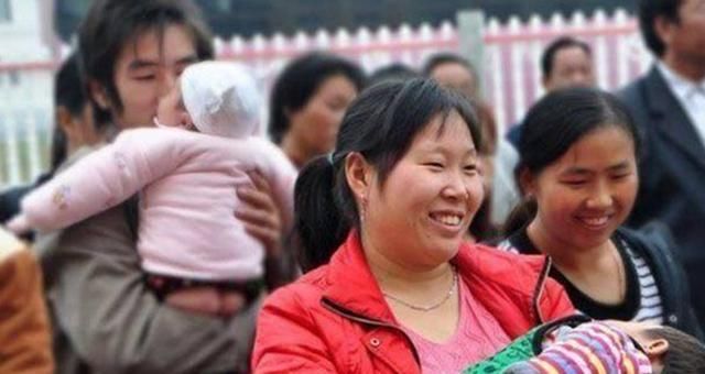  听到|“今天接生九个娃都是男孩”，听到护士这话，新晋宝爸开心不起来