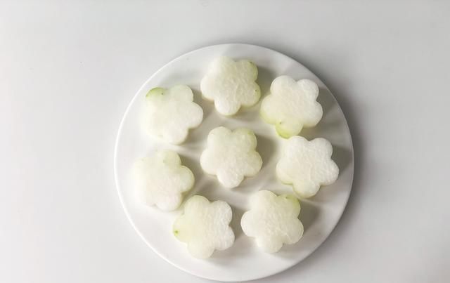  冬瓜|颜值爆表的虾滑酿冬瓜，端上桌的那一刻就惊艳全场了