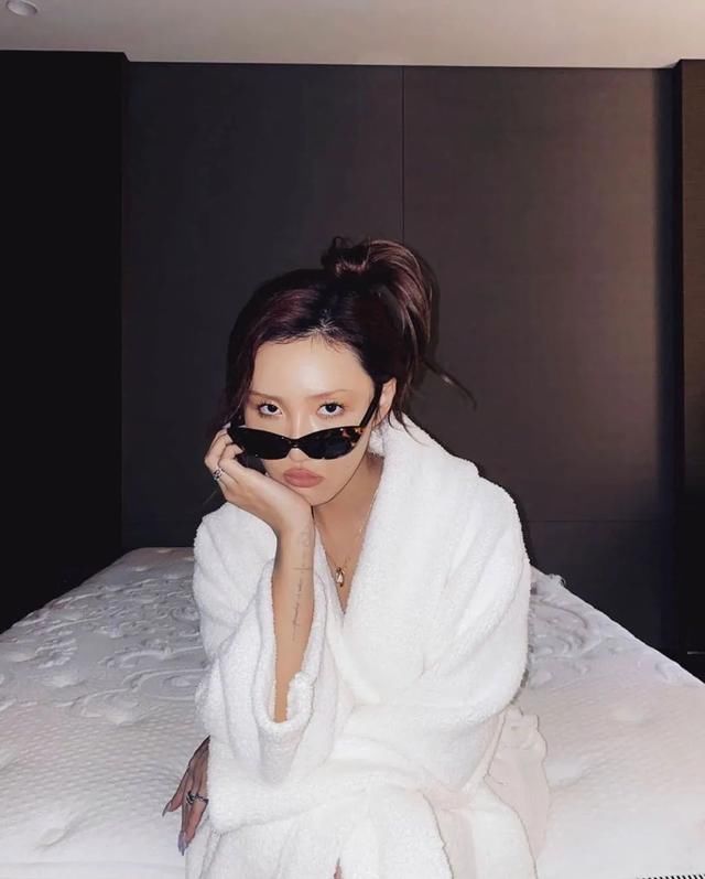 换装|唱出换装神曲《Maria》的华莎，穿衣到底有多百变？