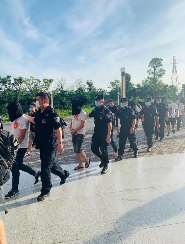 诈骗团伙|“我没有骗钱!”警方:对不起,帮助别人骗钱也要坐牢!