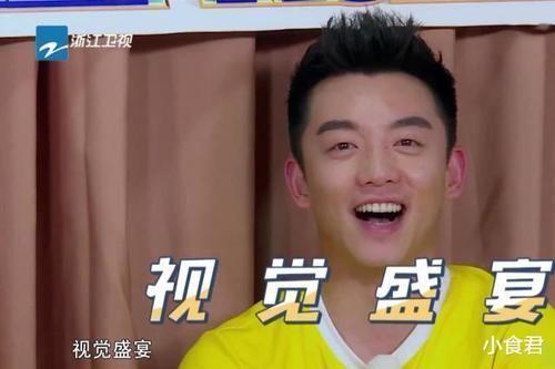 扯破|Baby撕名牌衣服被扯破,郑恺瞬间看呆,4个字说出广大网友的心声