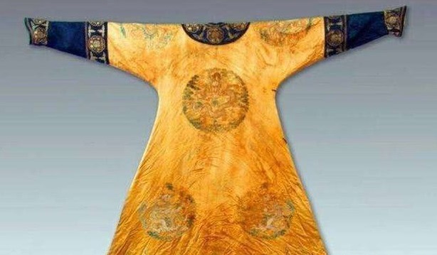 百依百顺|康熙一生最爱的女人,对她百依百顺宠爱至极,让穿龙袍入地