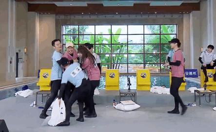 喜剧|“谁是卧底”还能这么玩?《奔跑吧》上演喜剧版VIP会员之战