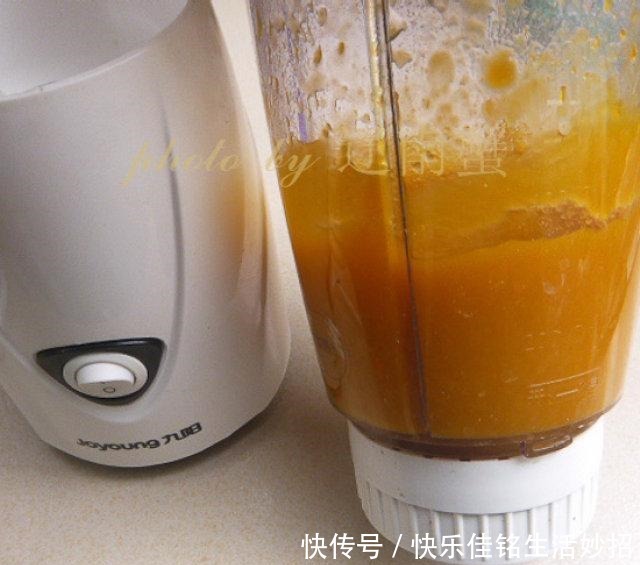 调色|今天用南瓜给发糕调色,纯天然的色素,很美的