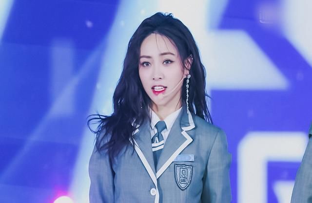  恶臭|谢可寅粉丝恶臭！十岁小孩不认识谢可寅，弹幕满是谩骂与指责