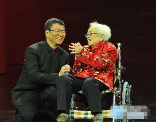 活着|白岩松:“先把人生看透了,活着才有希望”