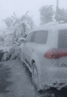 gif|搞笑gif:货车都被你开出赛车的感觉了!厉害了老司机