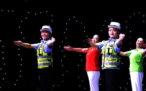 知识|“最美出行”广场舞普及交通安全知识