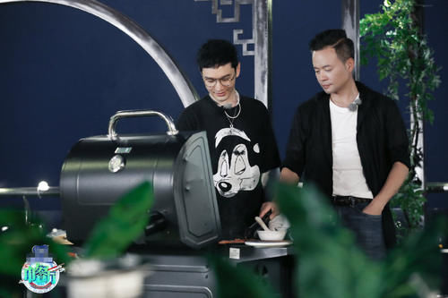  财务|《中餐厅4》迎来了最“豪”的嘉宾，自带食材为赵丽颖解决了危机