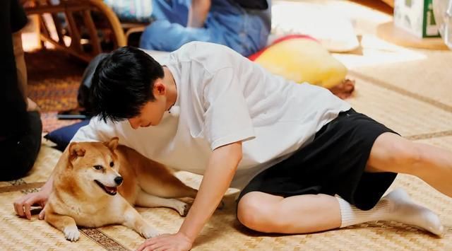 狠狠|《向往4》安排嘉宾挖藕,却被质疑是作秀,官博公开科普狠狠打脸