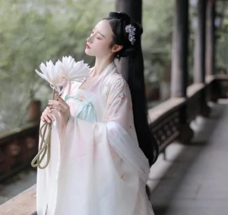  哪款|心理测试：第一眼你最想拥有哪款汉服？看目前有没有人暗恋你，特准！