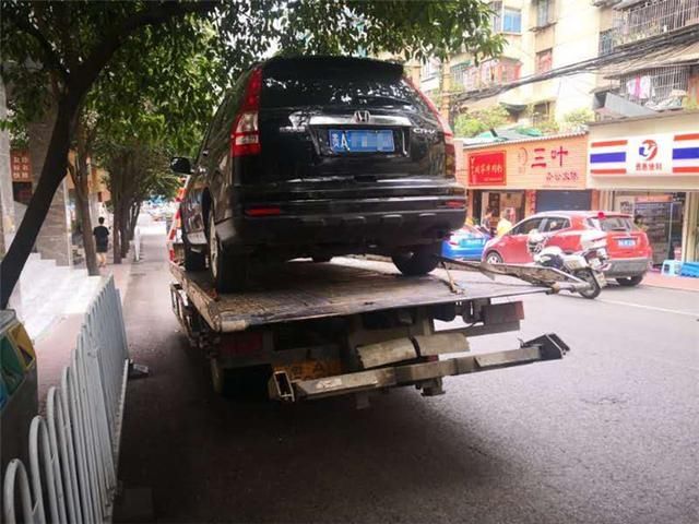 交警|脱审7年,违法记录296条!司机:我太忙没时间