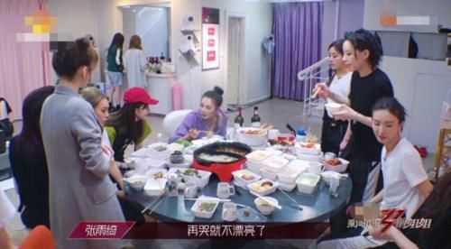  阿朵|《乘风破浪》阿朵被淘汰，宁静难过落泪被当小孩哄，她又真香了