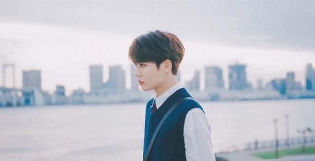 丁禹兮|10位男星穿校服!《以家人之名》宋威龙、罗云熙、丁禹兮都是顶级校园男神