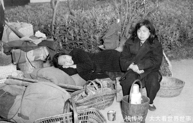 民营的庭院|中国旧影1945年, 抗战胜利后的各地难民