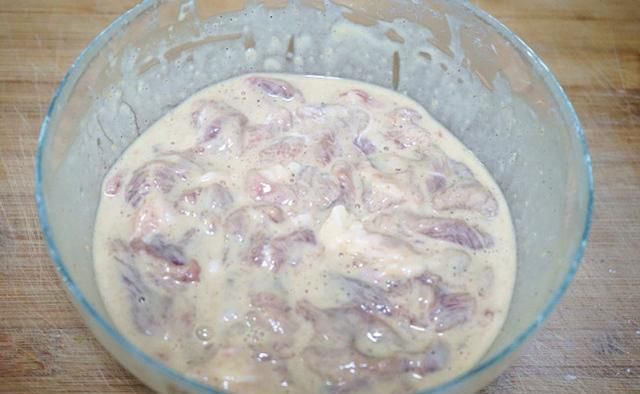  剁辣椒|一碗蒸酥肉，微辣鲜香超下饭，咬牙买了猪肉做这菜才不亏，吃过瘾