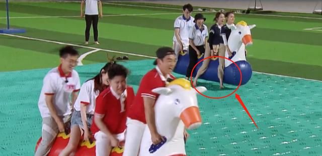 粉丝|跑男下期放大招,两大人气女神不惧指压板,看清是谁粉丝乐开花了