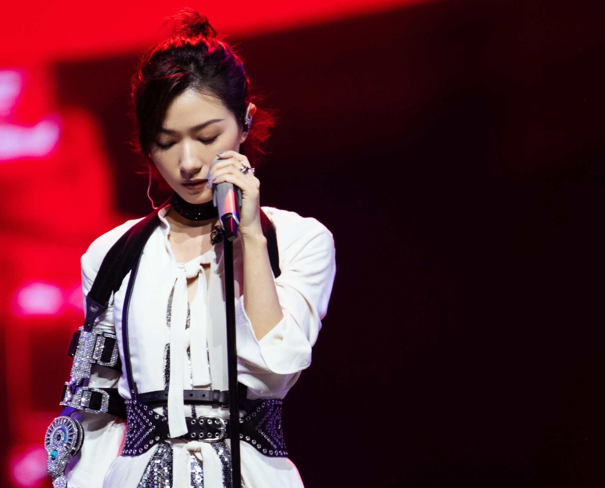  对手|《浪姐》“秋雅”被评表演过重，动作意外与对手重复，孟佳急避嫌