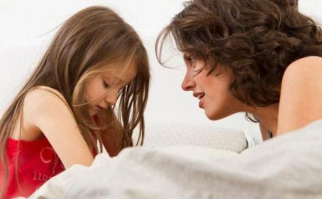  不倦|家长4种不经意的行为，正将孩子推向自卑深渊，别再＂毁娃不倦＂