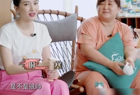  惨遭|史上最“卑微”的导演，惨遭嘉宾吐槽不说，还被贾玲公开diss