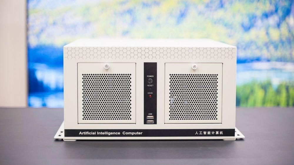 拓普龙7188ML：轻便壁挂式工控机箱，为人工智能应用场景提供有力保障